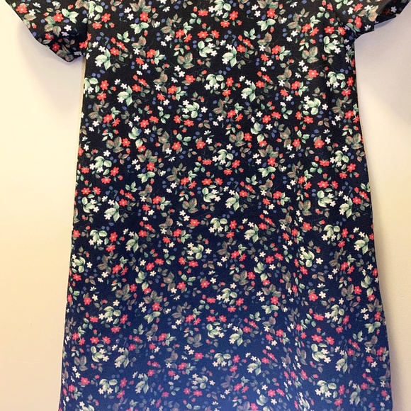 Black floral dress with a white collar - Picture 5 of 5